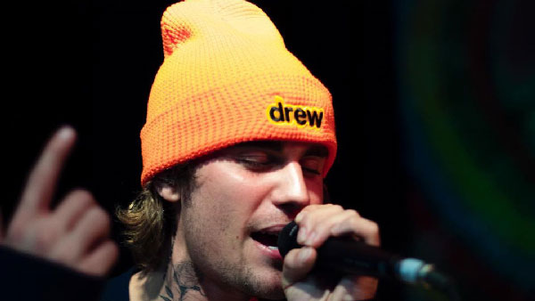 ரோல்ஸ் ராய்ஸ் சொகுசு காரை மிதக்கும் வாகனம்போல் மாற்றிய பிரபல பாடகர்... யார் அந்த பாடகர் தெரியுமா?...