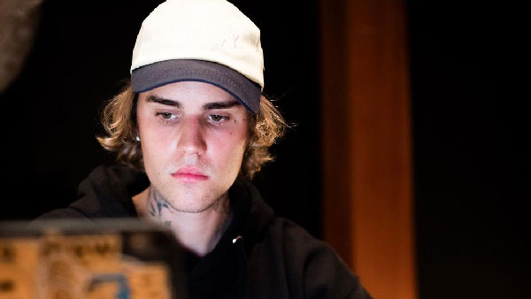 ரோல்ஸ் ராய்ஸ் சொகுசு காரை மிதக்கும் வாகனம்போல் மாற்றிய பிரபல பாடகர்... யார் அந்த பாடகர் தெரியுமா?...