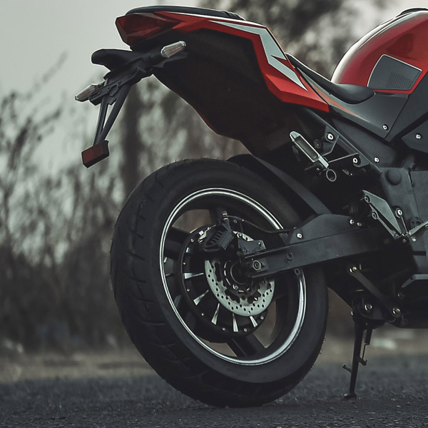 இப்போதே ஆர்வம் தாங்கல... அதிவேக கபீரா எலக்ட்ரிக் பைக்குகளின் விலைகள் வெளியீடு!! 