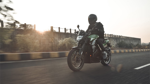 இப்போதே ஆர்வம் தாங்கல... அதிவேக கபீரா எலக்ட்ரிக் பைக்குகளின் விலைகள் வெளியீடு!! 