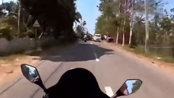 அடக்கடவுளே... வேண்டுமென்றே பைக்கின் மீது மோதிய கேரள இளைஞர்கள்... காரணம் தெரிந்தால் கடுப்பாயிருவீங்க