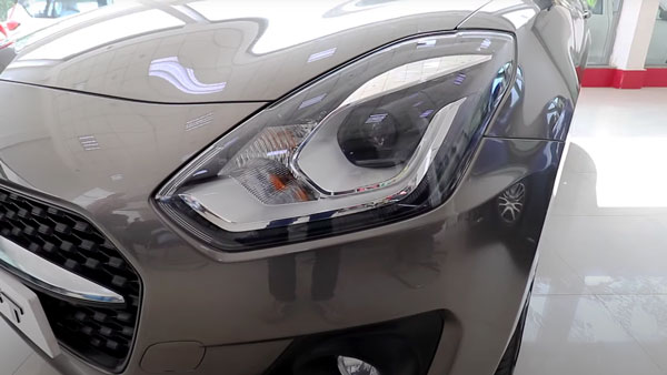 கண்ணை கவரும் தோற்றத்தில் 2021 மாருதி ஸ்விஃப்ட்டின் விலைமிக்க வேரியண்ட்!! ஷோரூமில் நின்றிருக்கும் அழகே தனி...