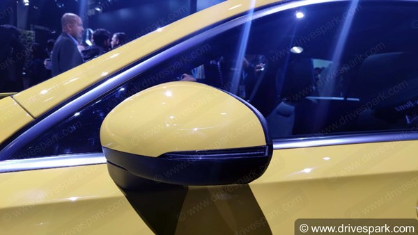 அட்டகாசமான மெர்சிடிஸ் பென்ஸ் ஏ க்ளாஸ் லிமோசின் கார் அறிமுக தேதி வெளியானது!