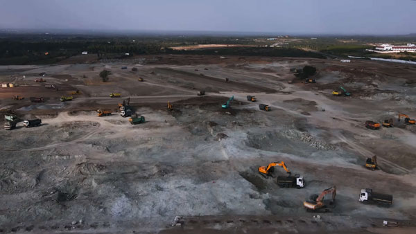 ஓசூரில், ஓலா நிறுவனத்தின் 'மெகா' எலெக்ட்ரிக் ஸ்கூட்டர் ஆலை கட்டுமானப் பணிகள் விறுவிறு! ஓசூரில், ஓலா நிறுவனத்தின் 'மெகா' எலெக்ட்ரிக் ஸ்கூட்டர் ஆலை கட்டுமானப் பணிகள் விறுவிறு!