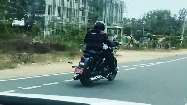 120கிமீ வேகத்தில் சாலையில் பறந்த 650சிசி ராயல் என்பீல்டு பைக்குகள்!! ஒவ்வொன்னும் ஒவ்வொரு விதமா இருக்கு...