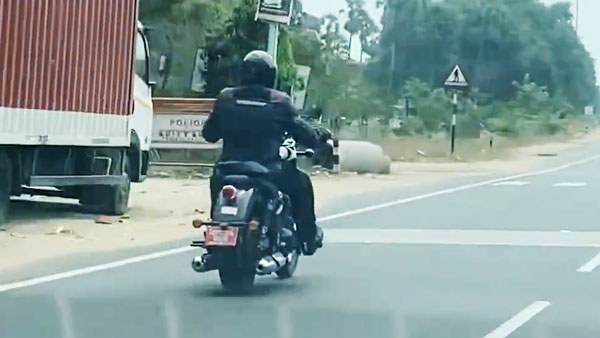 120கிமீ வேகத்தில் சாலையில் பறந்த 650சிசி ராயல் என்பீல்டு பைக்குகள்!! ஒவ்வொன்னும் ஒவ்வொரு விதமா இருக்கு...