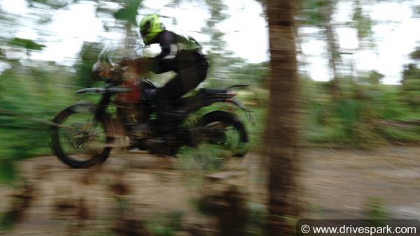 இந்திய இளைஞர்கள் பெரிதும் எதிர்பார்க்கப்பட்ட 2021 ராயல் என்பீல்டு ஹிமாலயன்... நாளை அறிமுகமாகிறது!!