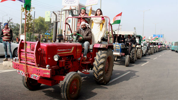 சஸ்பென்ஸ் ட்வீட் போட்ட மத்திய அமைச்சர் நிதின் கட்காரி... எதிர்பார்ப்பின் உச்சத்தில் விவசாயிகள்... என்ன தெரியுமா?
