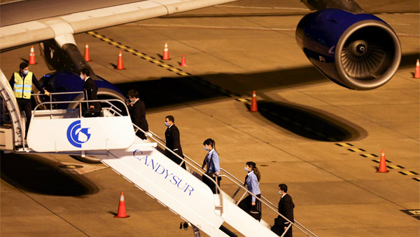 பாத்து சூதானமா ஏறுங்க... விமானங்களில் இன்ஜின் எங்கு அமைந்திருந்தால் உயிருக்கு பாதுகாப்பு தெரியுமா?