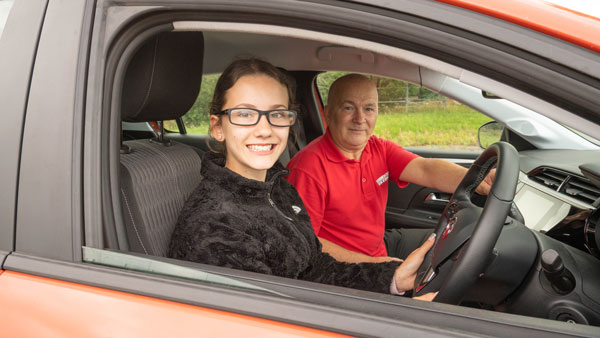 இதுக்கு நம்ம ஊர் ஆதார் கார்டு எவ்ளவோ மேல்... மாஸ்க் கட்டாயம்தான் இதுக்குகூடவா!! கலாய்த்து தள்ளும் நெட்டிசன்கள்!!