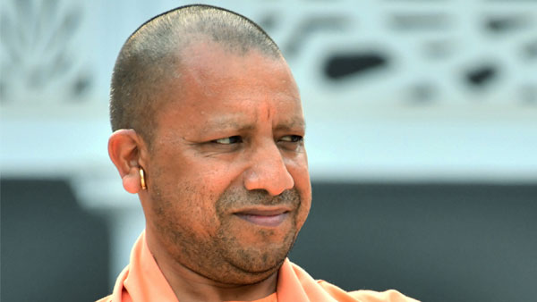 காரில் இருந்து எச்சில் துப்பினால், குப்பை போட்டால் அபராதம்... எவ்ளோனு தெரிஞ்சா இனி இந்த தப்ப செய்ய மாட்டீங்க!