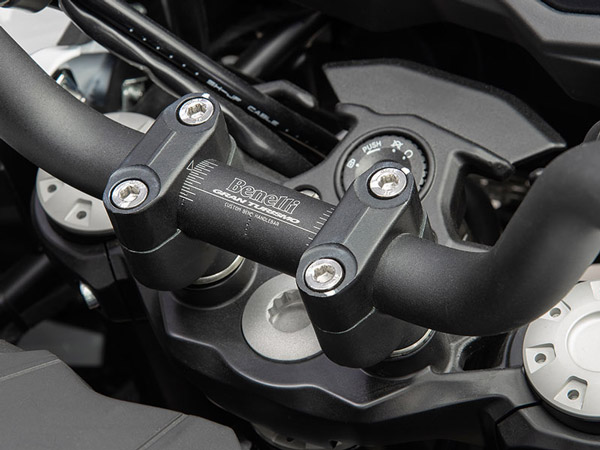 நம்பவே முடியல! முன்பைவிட ரூ.31,000 குறைவான விலையில் அறிமுகமானது பெனெல்லி பைக்... பதற்றத்தில் போட்டியாளர்கள்!