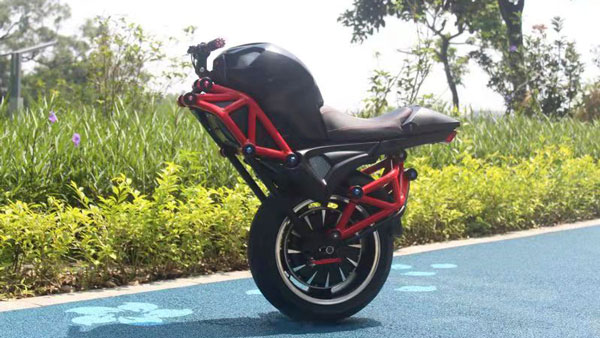 ஒரே ஒரு வீலுடைய மின்சார பைக்... விலையை கேட்ட தலை தெறிக்க ஒடுவீங்க... இது எந்த நாட்டு தயாரிப்பு தெரியுமா?