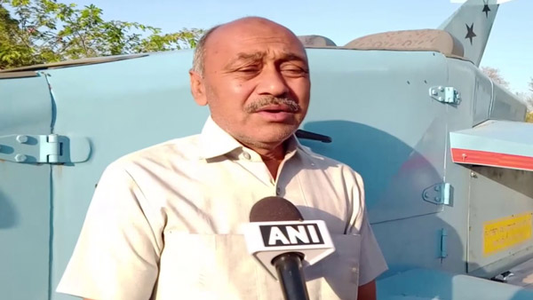 இது வானத்தில் பறக்காது... கட்டிட கலைஞர் உருவாக்கிய வித்தியாசமான வாகனம்... சூப்பர் திறமை!!