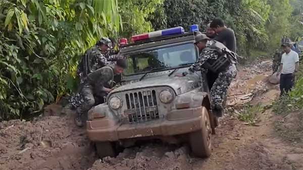 காட்டு வழி பாதையில் முதல்வரின் மிகவும் சவாலான பயணம்!! எதற்காகனு தெரிஞ்சா இன்னும் ஆச்சிரியப்படுவீங்க!