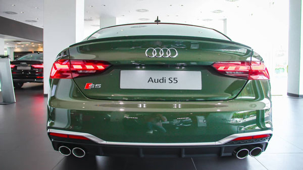 கம்பீரமாக இந்திய ஷோரூமில் காட்சித்தரும் புதிய ஆடி எஸ்5 ஸ்போர்ட்பேக்!! டெலிவிரி விரைவில் ஆரம்பம்