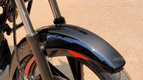 பல்சர் 150 பைக்கை இந்த நிறத்தில் நிச்சயமாக பார்த்திருக்க மாட்டீர்கள்!! விரைவில் விற்பனைக்கு வருகிறதாம்...