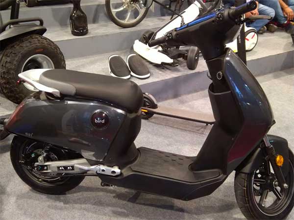 சொன்ன நம்ப மாட்டீங்க... அந்தளவுக்கு மிக குறைந்த விலையில் விற்பனைக்கு வருகிறது சியூ மின்சார ஸ்கூட்டர்!