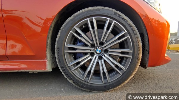 இந்தியர்களின் கைகளுக்கு சவால்... புதிய பிஎம்டபிள்யூ எம்340ஐ காரின் ஃபர்ஸ்ட் டிரைவ் ரிப்போர்ட்!