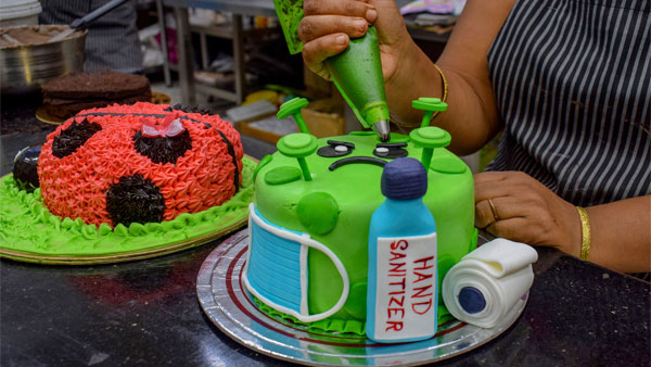 மக்கள் கூட்டம் கூட்டமாக படையெடுக்க போறாங்க... சூப்பரான ஆஃபரை அறிவித்த திருச்சி பேக்கரி... என்னனு தெரியுமா?