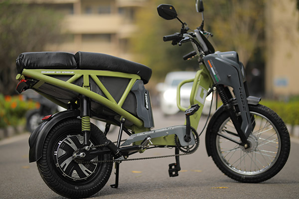 ஒரு கிமீ-க்கு வெறும் 20 பைசா மட்டுமே செலவு!! இண்டர்நெட் வசதி உடன் டெல்லி ஐஐடி-யின் ‘ஹோப்’ எலக்ட்ரிக் ஸ்கூட்டர்