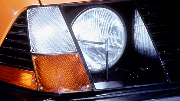 என்னது... ஹெட்லைட்டிற்கும் வைப்பரா, எத்தனை பேர் பார்த்திருக்கீங்க? இதனால் உண்மையில் பயன் இருக்கா? என்னது... ஹெட்லைட்டிற்கும் வைப்பரா, எத்தனை பேர் பார்த்திருக்கீங்க? இதனால் உண்மையில் பயன் இருக்கா?