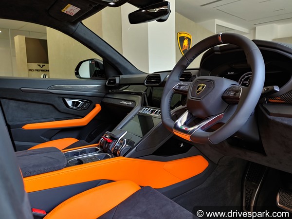 வாங்கினா இப்படி ஒரு சொகுசு காரைதான் வாங்கணும்! முதல் பார்வையிலேயே கண்களை பறித்த சிறப்பு பதிப்பு உருஸ்!!