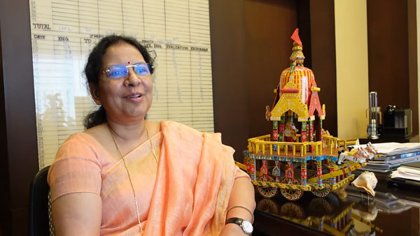 விளையாட்டு மைதானம் போதாது! மாருதி கார் விற்பனையாளரிடத்தில் இவ்ளோ சொகுசு கார்களா... வாயை பிளந்த யுடியூபர்!