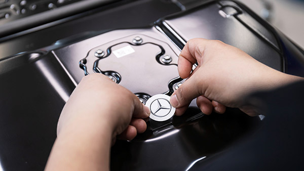  700 கிமீ ரேஞ்ச்... டெஸ்லாவை தூக்கி அடிக்க வரும் புதிய மெர்சிடிஸ் பென்ஸ் எஸ் க்ளாஸ் எலெக்ட்ரிக் கார்!