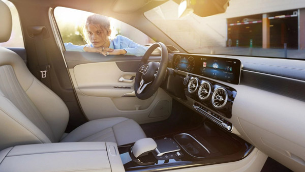 சூப்பரான விலையில் இந்தியாவில் விற்பனைக்கு வந்தது மெர்சிடிஸ் பென்ஸ் ஏ-க்ளாஸ் லிமோசின்... எவ்ளோ தெரியுமா?