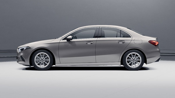 ஆரம்பமே அதிரடி... புக்கிங்கில் அசத்தும் மெர்சிடிஸ் பென்ஸ் ஏ க்ளாஸ் லிமோசின் கார்!