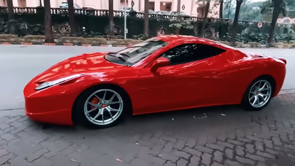 நிச்சயம் அனைவரும் ஏமாறுவர்... மும்பையில் ஃபெராரி காராக உலாவரும் ஹோண்டா அக்கார்ட்!! 