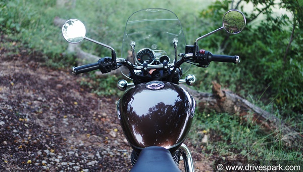 கழட்டி தூக்கி போட்டிருந்த உடனே எடுத்து மாட்டிடுங்க... அபராதம் விதிக்க தயார்நிலையில் போலீஸ்...