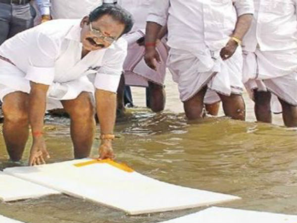 அன்னைக்கு குஷ்பூவை மறந்துட்டீங்களே... இன்னைக்கு பார்த்துடுவோம்!