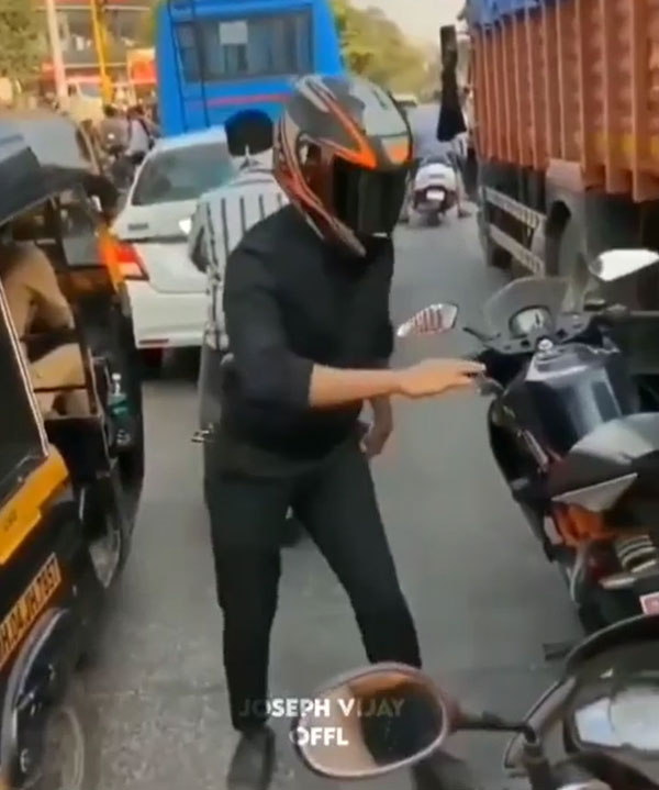 வாத்தி கமிங் பாடலுக்கு நடனமாடிய இளைஞர்... எந்த இடத்துல ஆடினாருனு தெரிஞ்சா நம்ம இளைய தளபதியே மெர்சலாய்டுவார்!!