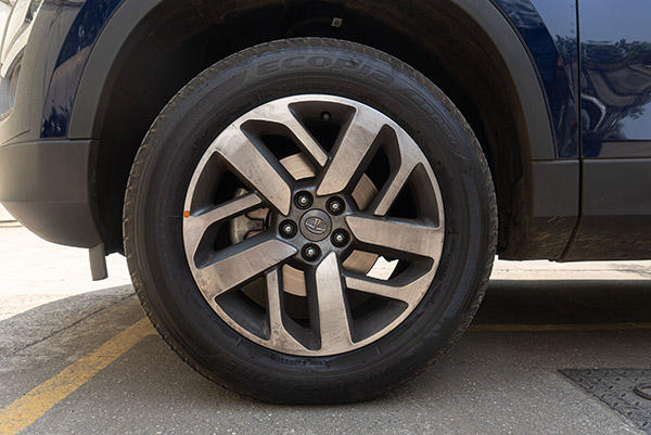 டாடாவின் புதிய சர்வீஸ்... சஃபாரி காரை எப்பவுமே புதுசுபோல வச்சுக்களாம்... ஆண்டுகள் பல ஆனாலும்கூட மங்காது!! 