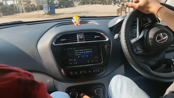 டாடா டியாகோ எவ்வளவு மைலேஜ் தருகிறது?.. உண்மையை வெளிப்படையாக யுட்யூபில் போட்டுடைத்த இளைஞர்!! டாடா டியாகோ எவ்வளவு மைலேஜ் தருகிறது?.. உண்மையை வெளிப்படையாக யுட்யூபில் போட்டுடைத்த இளைஞர்!!