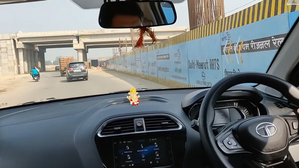 டாடா டியாகோ எவ்வளவு மைலேஜ் தருகிறது?.. உண்மையை வெளிப்படையாக யுட்யூபில் போட்டுடைத்த இளைஞர்!! டாடா டியாகோ எவ்வளவு மைலேஜ் தருகிறது?.. உண்மையை வெளிப்படையாக யுட்யூபில் போட்டுடைத்த இளைஞர்!!