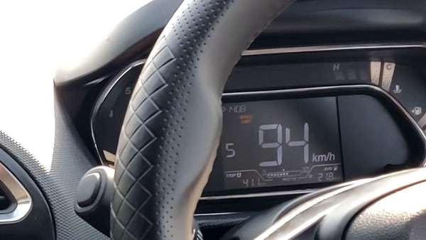 டாடா டியாகோ எவ்வளவு மைலேஜ் தருகிறது?.. உண்மையை வெளிப்படையாக யுட்யூபில் போட்டுடைத்த இளைஞர்!! டாடா டியாகோ எவ்வளவு மைலேஜ் தருகிறது?.. உண்மையை வெளிப்படையாக யுட்யூபில் போட்டுடைத்த இளைஞர்!!