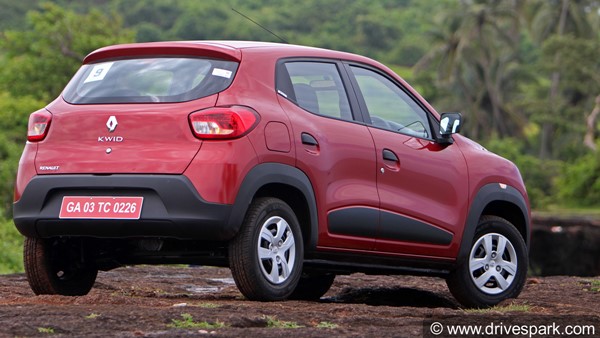 கார்களில் பெட்ரோல் பம்ப் ஐகானுக்கு பக்கத்துல ஒரு அம்புக்குறி இருக்கும்... அது எதுக்குனு யாரும் சொல்ல மாட்டாங்க