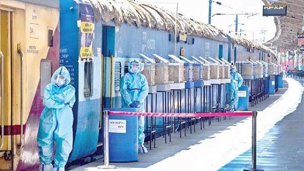 கோவிட்-19 சிகிச்சை அறையாக மாறிய ரயில் பெட்டிகள்... எத்தனை ஆயிரம் படுக்கைகள் தயாராக இருக்கு தெரியுமா?..