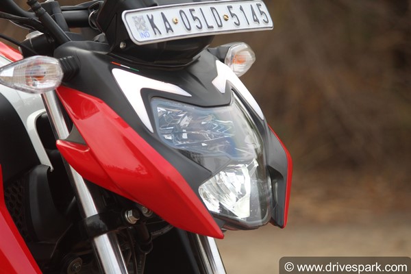 பட்ஜெட் பெர்ஃபார்மென்ஸ் பைக்குகளில் பர்ஃபெக்ட் சாய்ஸ்... புதிய டிவிஎஸ் அப்பாச்சி 160 4வி பைக்கின் ரோடு டெஸ்ட் ரிவியூ!