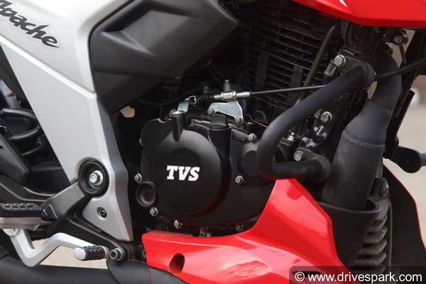 பட்ஜெட் பெர்ஃபார்மென்ஸ் பைக்குகளில் பர்ஃபெக்ட் சாய்ஸ்... புதிய டிவிஎஸ் அப்பாச்சி 160 4வி பைக்கின் ரோடு டெஸ்ட் ரிவியூ!