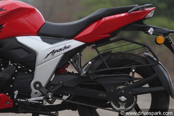 பட்ஜெட் பெர்ஃபார்மென்ஸ் பைக்குகளில் பர்ஃபெக்ட் சாய்ஸ்... புதிய டிவிஎஸ் அப்பாச்சி 160 4வி பைக்கின் ரோடு டெஸ்ட் ரிவியூ!