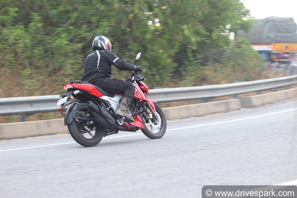 பட்ஜெட் பெர்ஃபார்மென்ஸ் பைக்குகளில் பர்ஃபெக்ட் சாய்ஸ்... புதிய டிவிஎஸ் அப்பாச்சி 160 4வி பைக்கின் ரோடு டெஸ்ட் ரிவியூ!