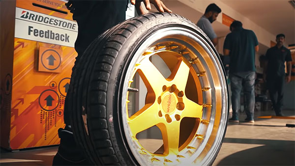 கேரளாவில் தான் இப்படிப்பட்ட கார்களை எல்லாம் பார்க்க முடியும்!! ஏர் சஸ்பென்ஷன் உடன் 2021 மாருதி ஸ்விஃப்ட்!