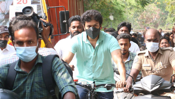 தேர்தல் களத்தை சூடாக்கிய நடிகர் விஜய்... அவர் பயன்படுத்திய கருப்பு - சிவப்பு சைக்கிள் விலை எவ்வளவு தெரியுமா?