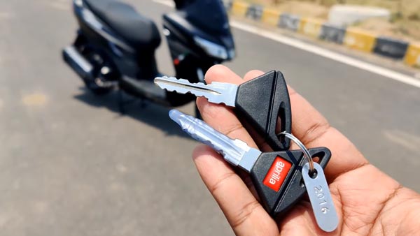 அப்ரில்லா எஸ்.எக்ஸ்.ஆர்125 ஸ்கூட்டர் எந்த அளவிற்கு அழகானது? இந்த வீடியோவை பார்த்து தெரிஞ்சிக்கோங்க...