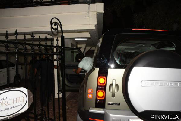 சொகுசு கார்களை வாங்கு குவிக்கும் நடிகர்! யார் அவர் என்பதைவிட வாங்கியிருக்கும் காரின் விலை ஆளையே மிரட்டுது!!