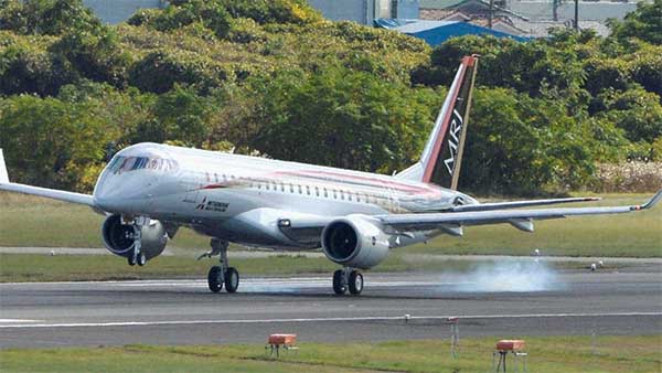 விமானம் 10 ஆயிரம் அடிக்கு கீழ் பறக்கும்போது பேச கூடாது... இந்த விஷயத்தை உங்ககிட்ட யாரும் சொல்ல மாட்டாங்க... விமானம் 10 ஆயிரம் அடிக்கு கீழ் பறக்கும்போது பேச கூடாது... இந்த விஷயத்தை உங்ககிட்ட யாரும் சொல்ல மாட்டாங்க...